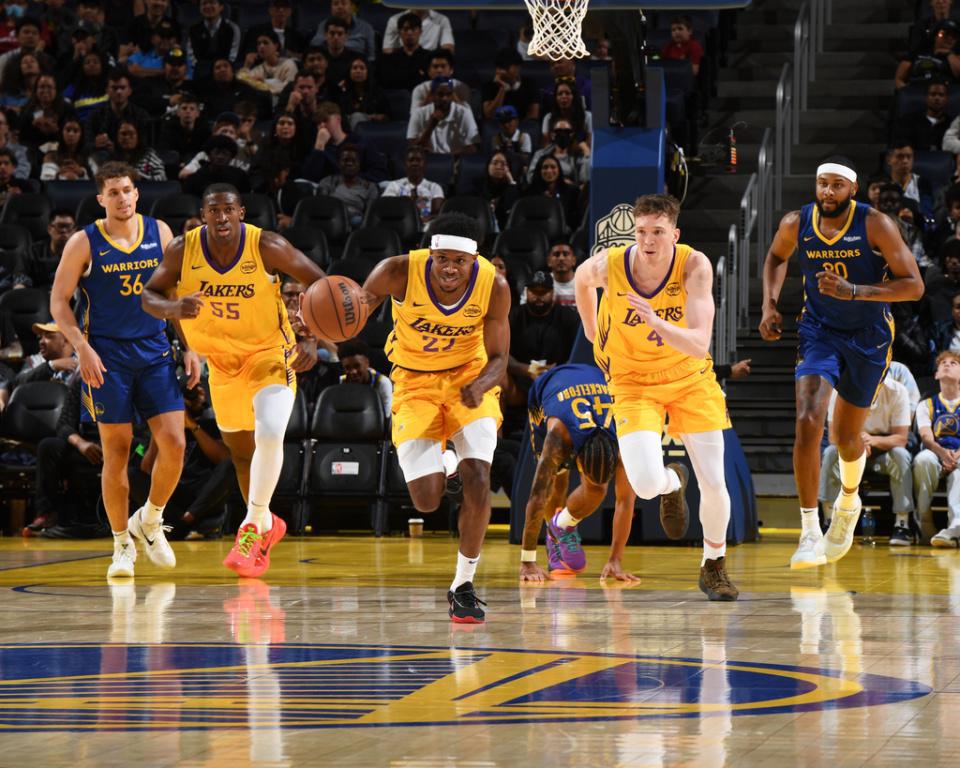 布朗尼缺席！湖人遭勇士逆转夏联首败 斯威德24+8克内克特13中3