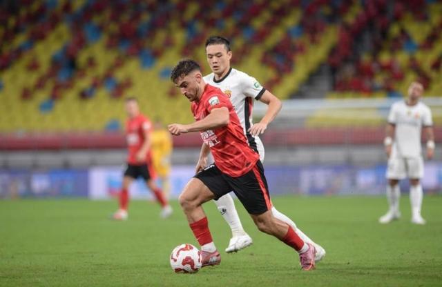 开云-成都蓉城登顶！申花遭绝杀，国安6球惨败，4队只差2分海港已掉队