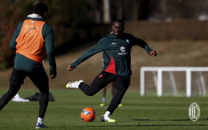 开云体育下载-米兰队发布训练组图备战新赛季|ac米兰_新浪体育_新浪新闻