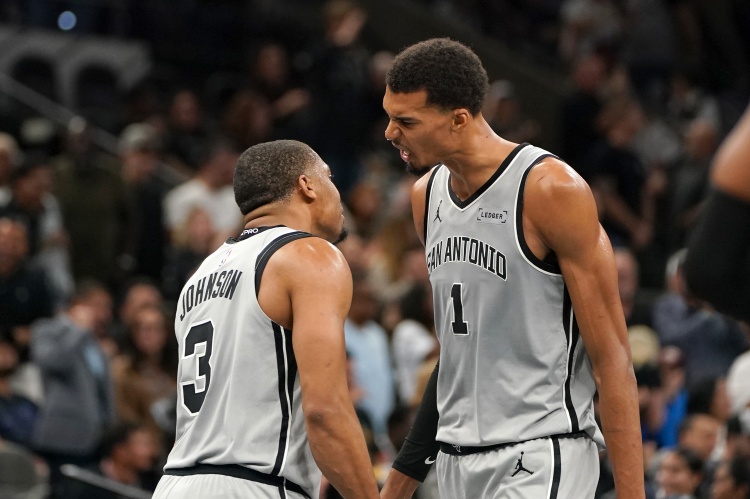 开云官网-你怎么破？文班对位阿门改变战局 火箭末节崩盘不是偶然而是必然